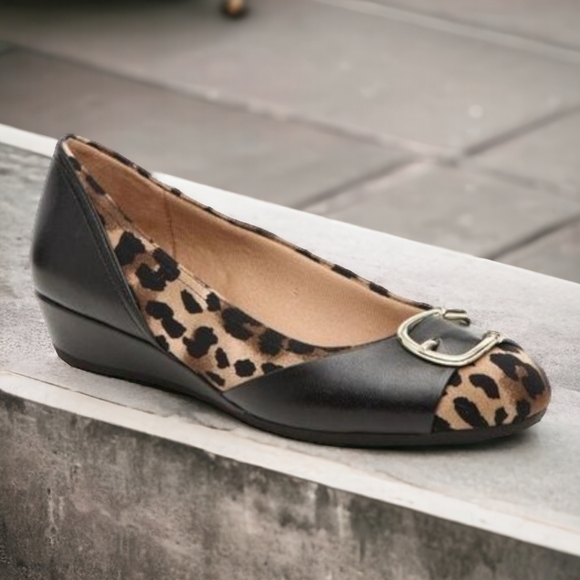 ABELLA TRUE COMFORT- BLACK/LEOPARD FLATS WOMEN'S SZ  7.5 - Picture 1 of 12